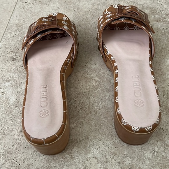 Cuplé slides - Picture 2 of 5